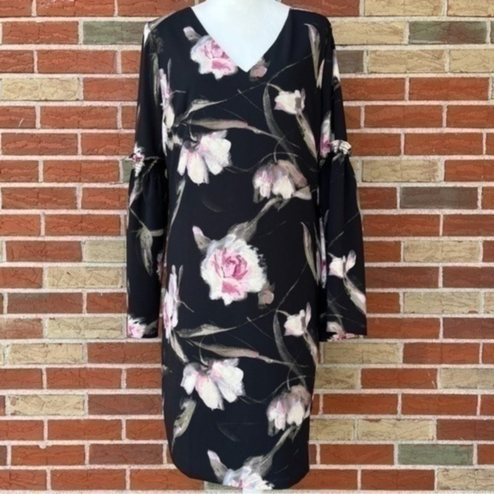 White House Black Market Floral V-neck Black Pink Long Bell Sleeve Dress 👗